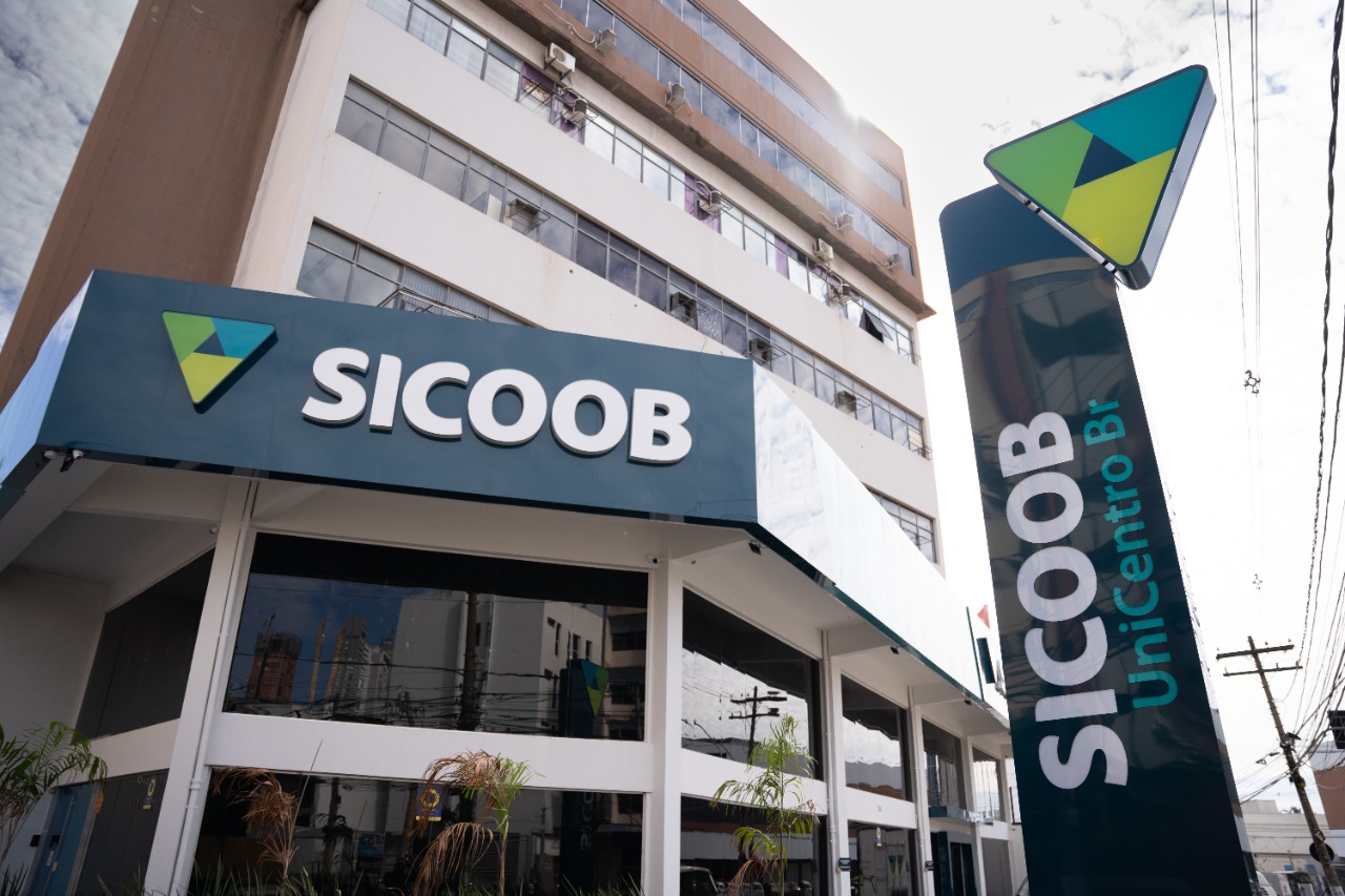 Cooperativas financeiras são alternativas aos bancos