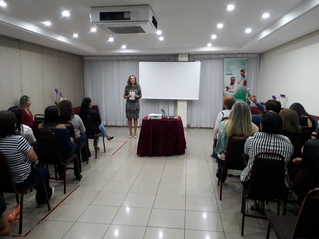 Mulheres cooperativistas se reúnem em encontro