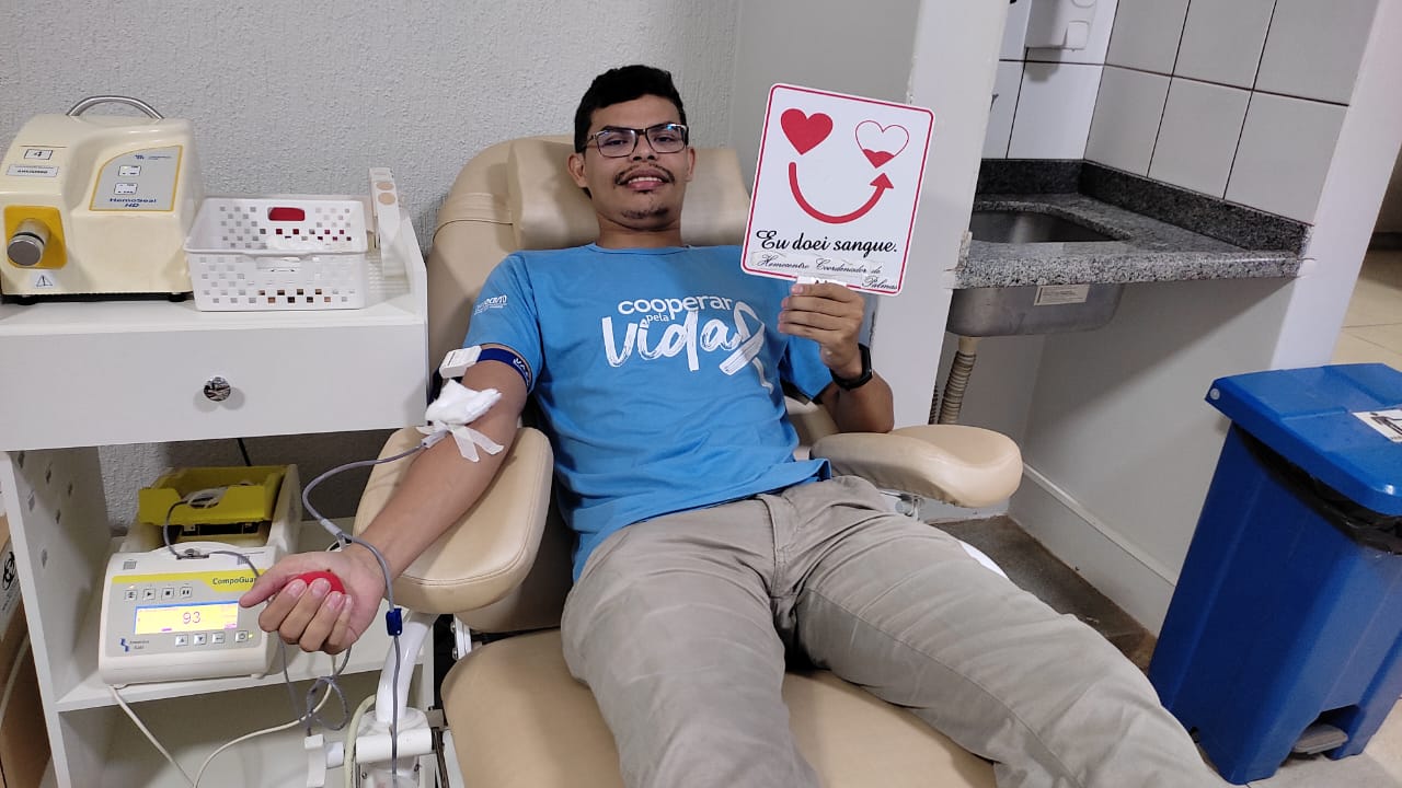 Em gesto de solidariedade, colaboradores do Sistema OCB/TO realizam doação de sangue a Hemorrede do Estado