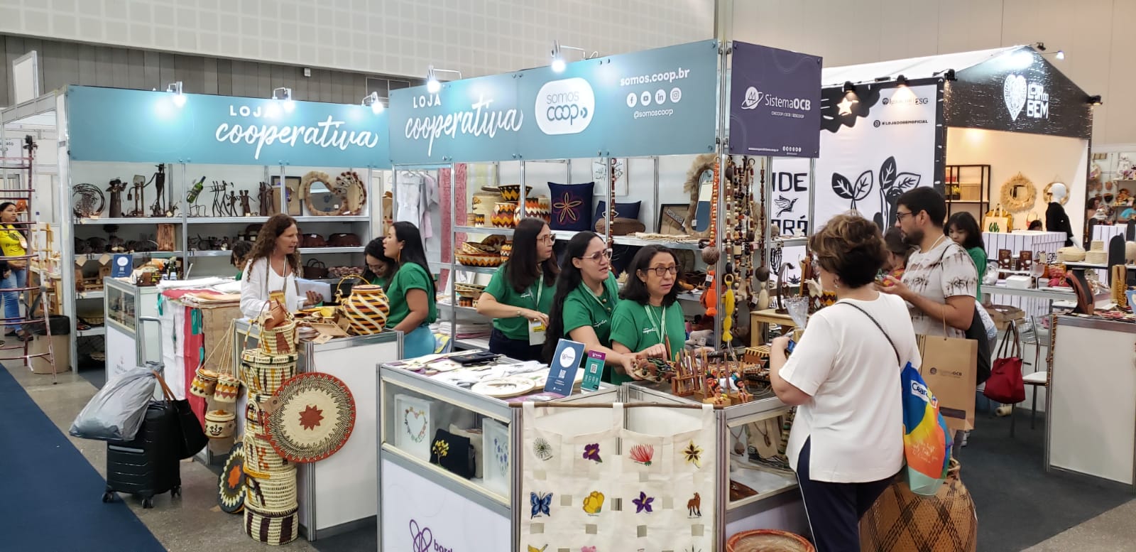 Cooperativas de artesanato participam da FENACCE